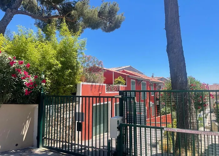 Port Bandol T3 Dans Residence Calme Parking Prive