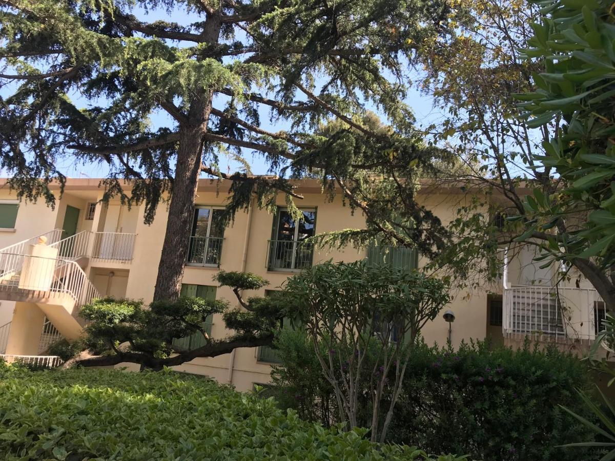 Appartement Port T3 Dans Calme Parking Prive Bandol